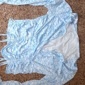 Flower croptop it's from no boundaries